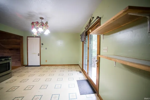 $229,900 | 1347 East County Road 500 South, Carlisle, IN 47838