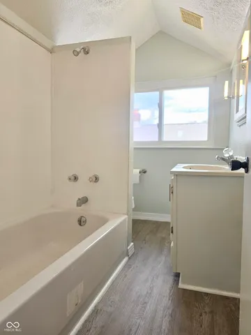 $1,950 | 2530 Lincoln Street, Anderson, IN 46016