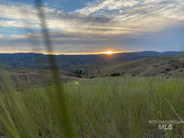 $275,000 | 11000 Grassy Ridge Lane, Sweet, ID 83670