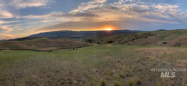 $275,000 | 11000 Grassy Ridge Lane, Sweet, ID 83670