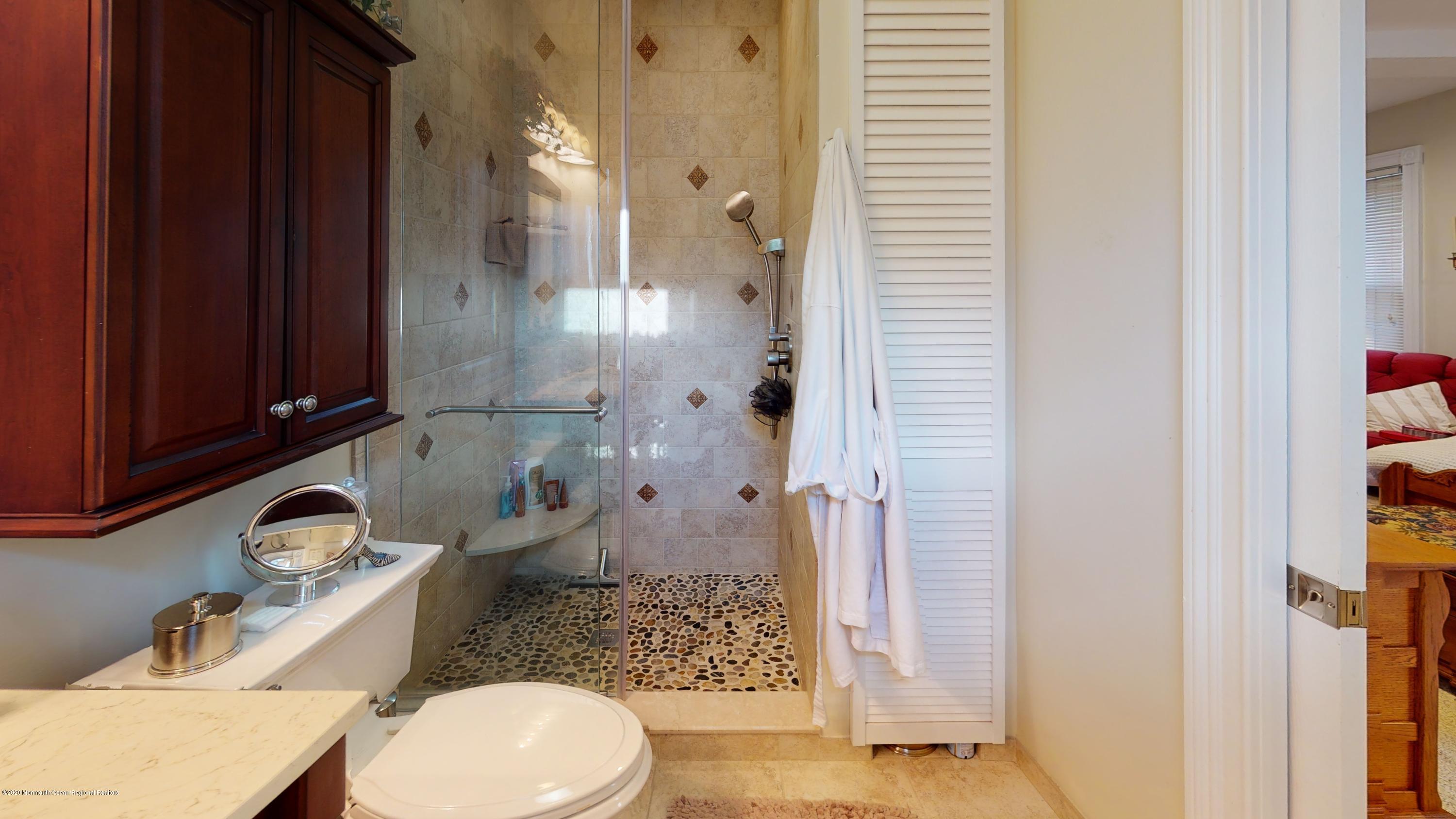 66 Smith Road Denville, NJ 07834 - Photo 22 of 44 Mstr Bath