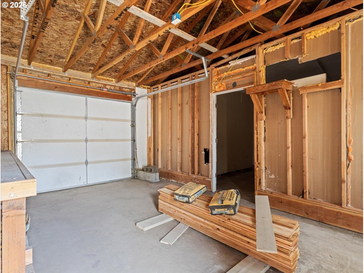440 25th Avenue Longview, WA 98632 - Photo 17 of 27 a view of a room with gym equipment