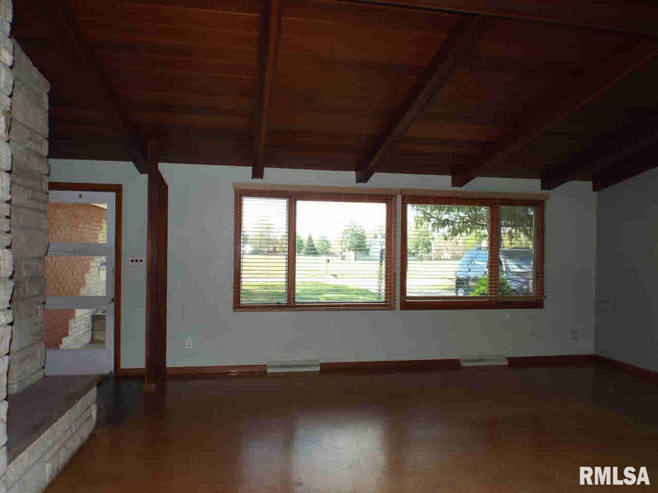 201 South Tower Road Carbondale, IL 62901 - Photo 5 of 23 Gallery Image 5