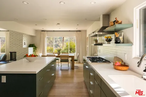 $1,649,000 | 1741 Golf Club Drive, Glendale, CA 91206