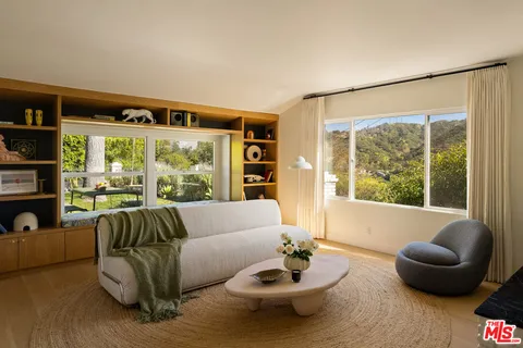 $1,649,000 | 1741 Golf Club Drive, Glendale, CA 91206