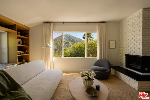 $1,649,000 | 1741 Golf Club Drive, Glendale, CA 91206