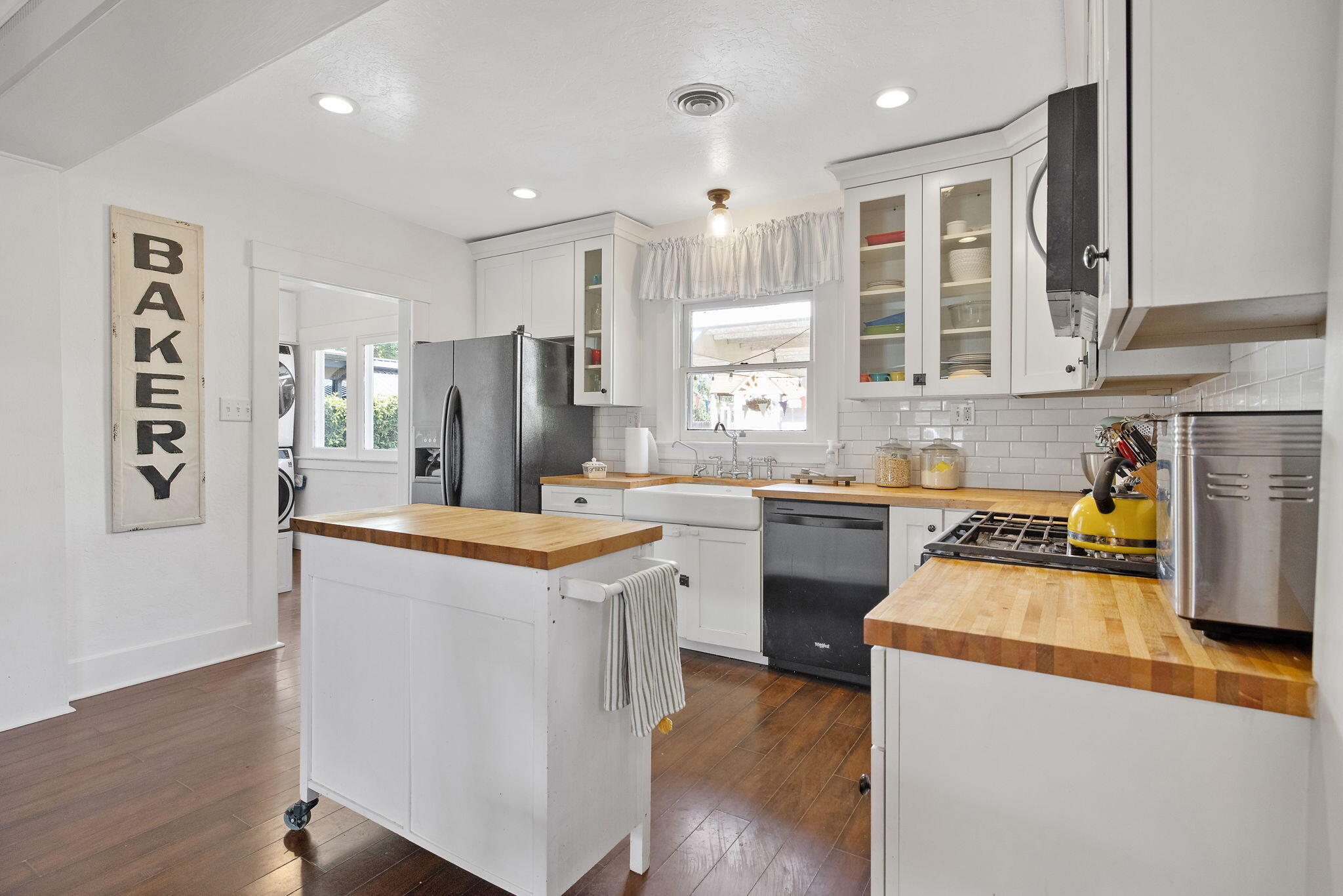 533 South E Street Exeter, CA 93221 - Photo 7 of 40 16-web-or-mls-713A3609