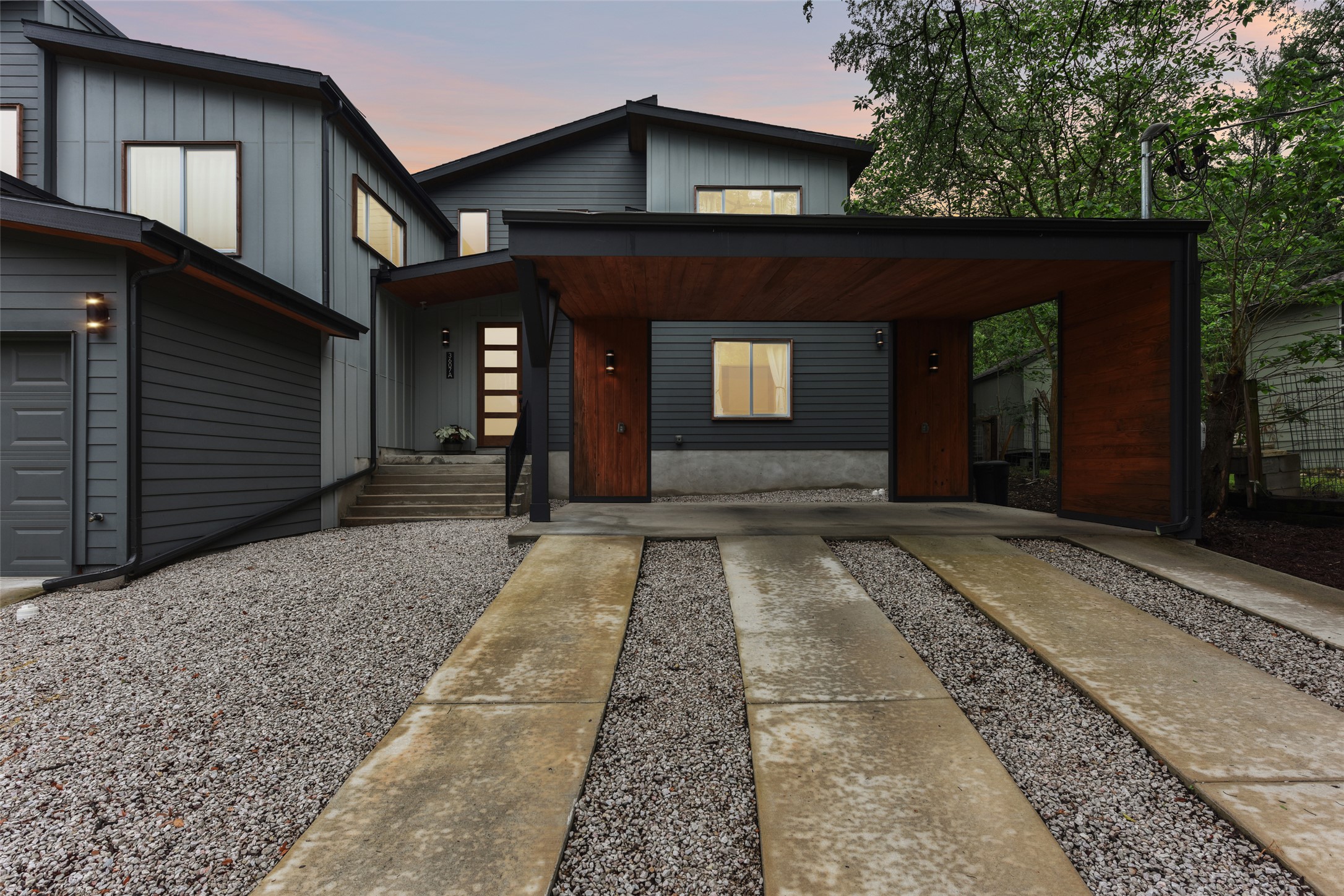 3607 Grant Street, Unit A Austin, TX 78721 - Photo 39 of 40 a front view of a house