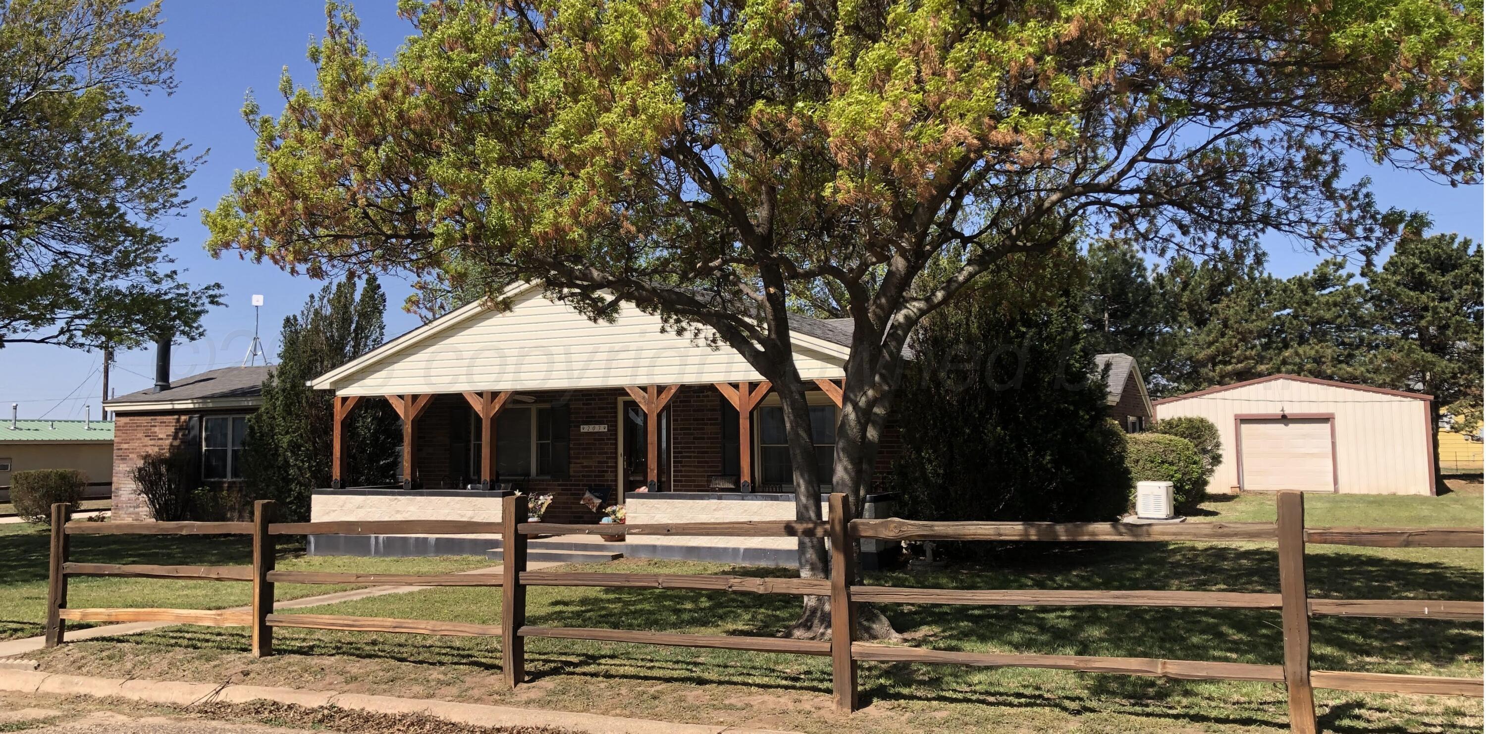 203 Pine Street McLean, TX 79057 - Photo 1 of 29 4.2