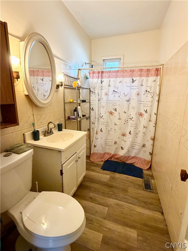 110 Harding Place Utica, NY 13501 - Photo 6 of 21