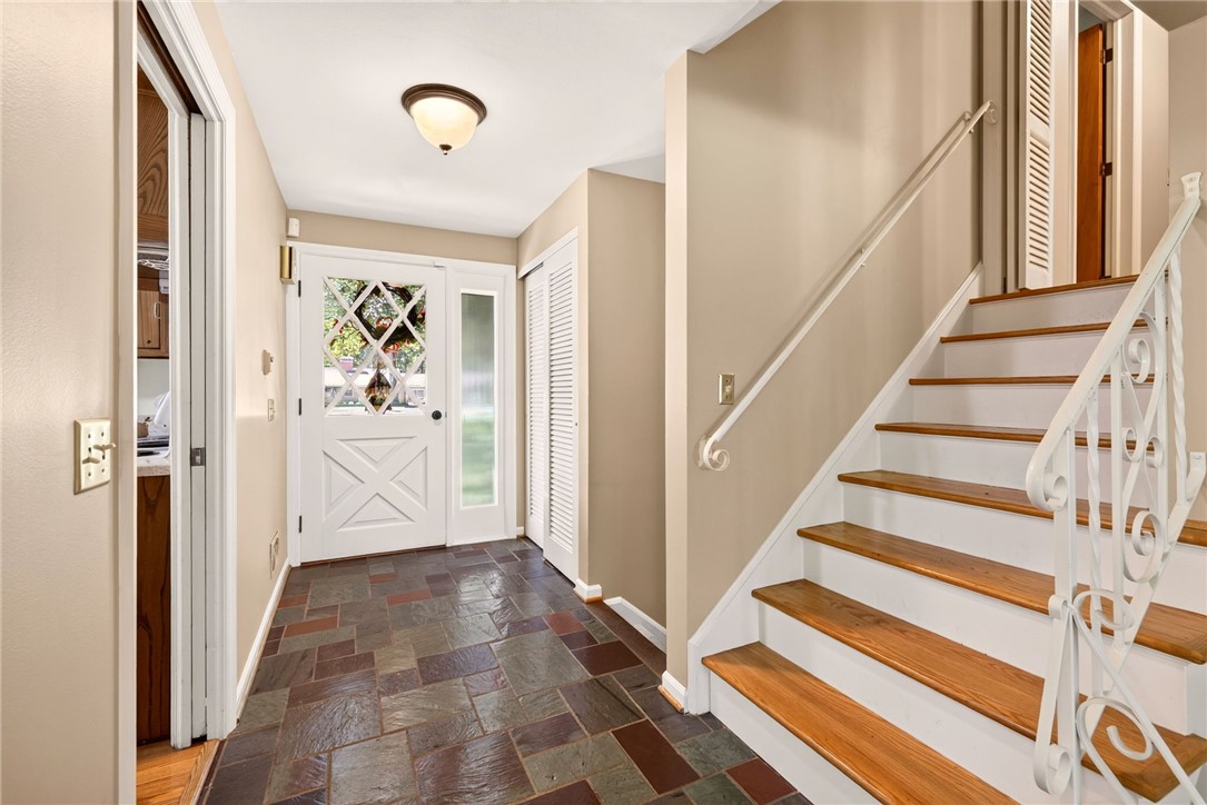 4 Countryside Road Perinton, NY 14450 - Photo 5 of 38 Gallery Image 5