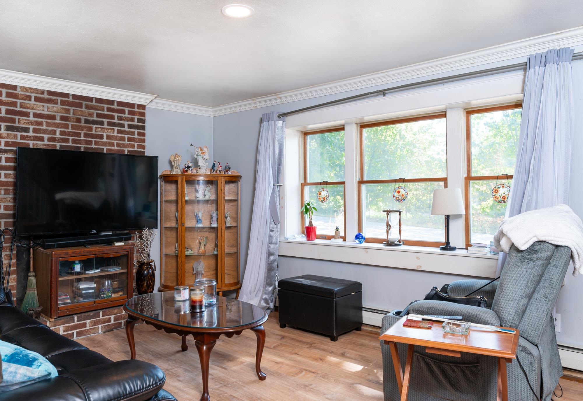 165 Old Gage Hill Road Pelham, NH 03076 - Photo 3 of 44 Gallery Image 3