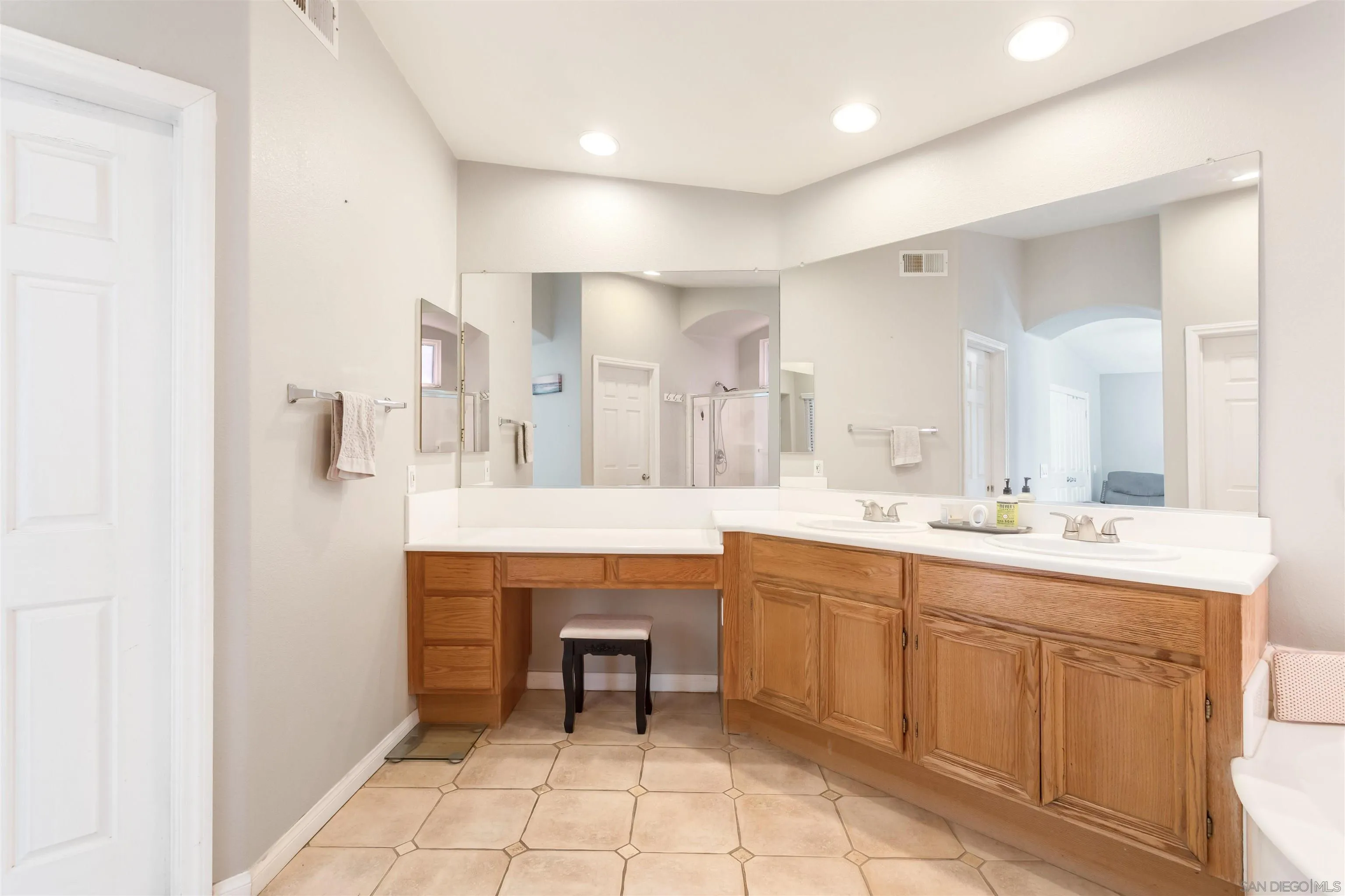 45948 Via La Colorada Temecula, CA 92592 - Photo 15 of 41