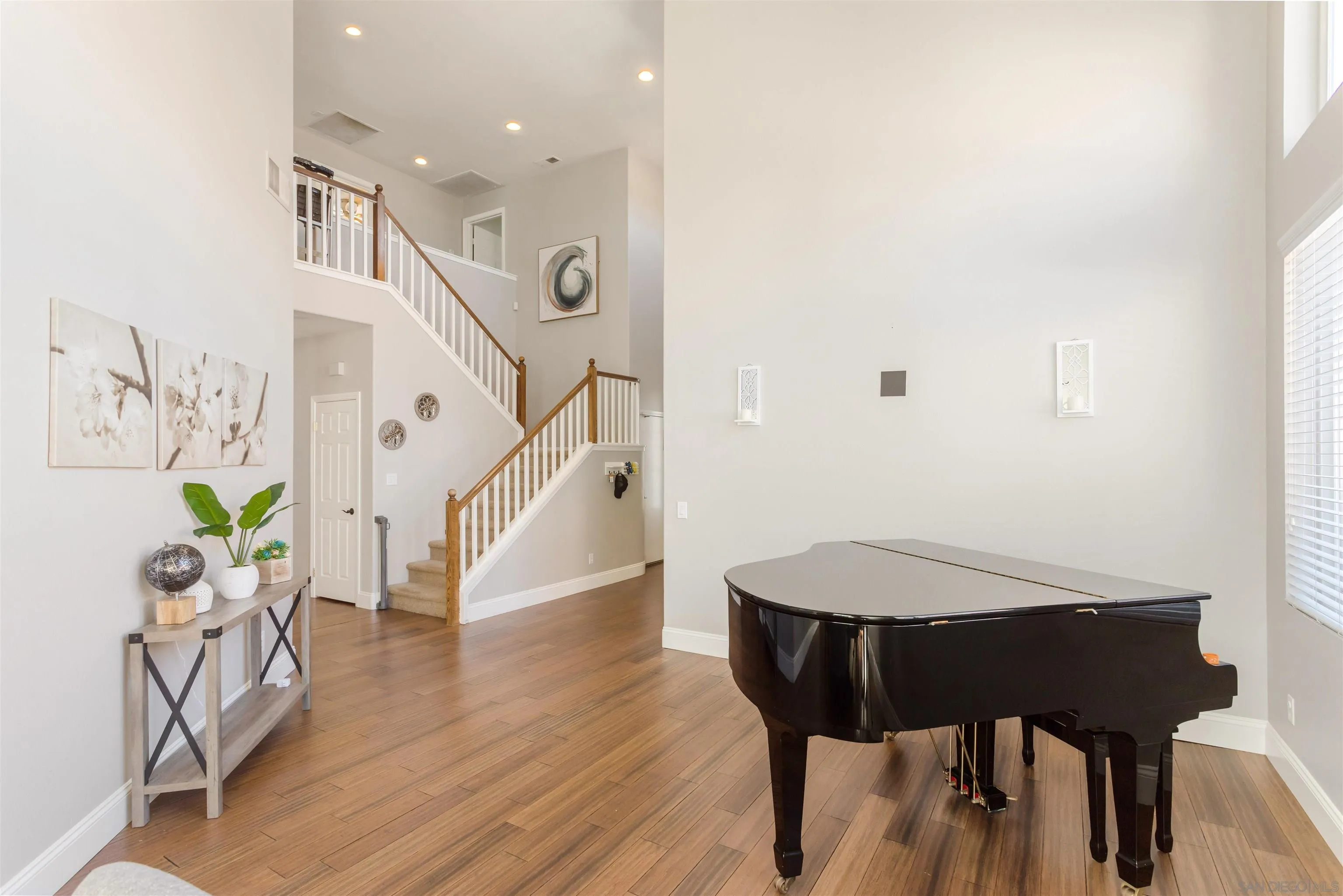 45948 Via La Colorada Temecula, CA 92592 - Photo 4 of 41