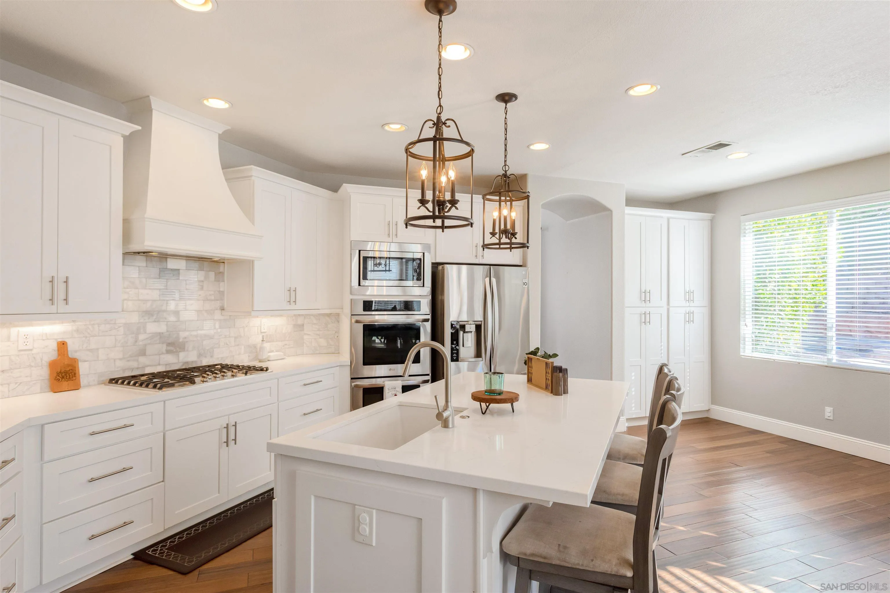 45948 Via La Colorada Temecula, CA 92592 - Photo 5 of 41