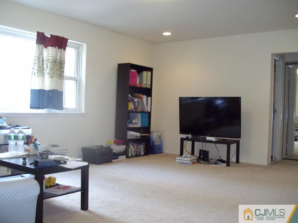 188 Evergreen Road, Unit 3B Edison, NJ 08837 - Photo 2 of 10 Gallery Image 2