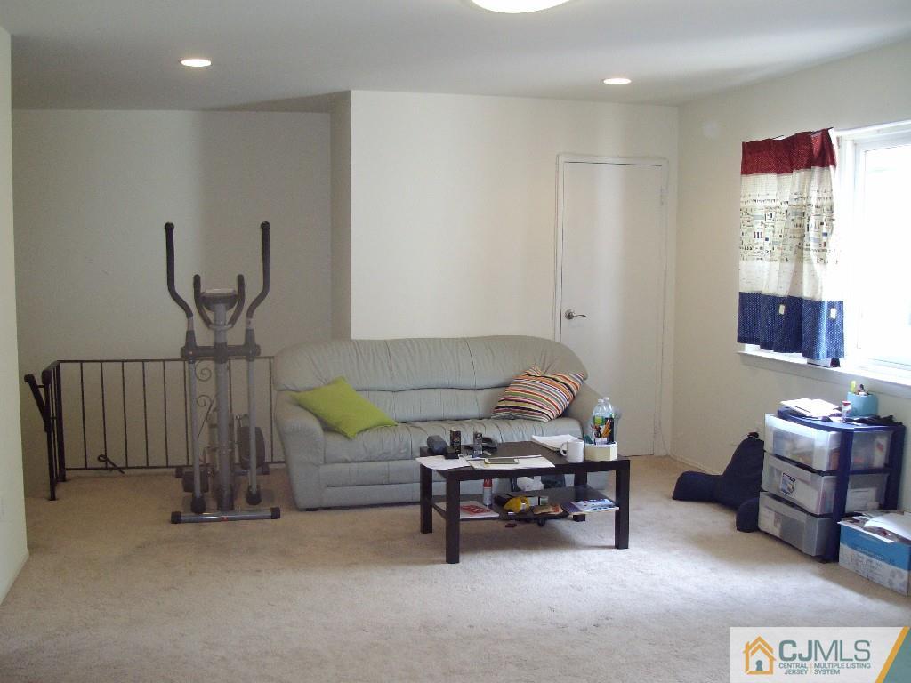 188 Evergreen Road, Unit 3B Edison, NJ 08837 - Photo 3 of 10 Gallery Image 3