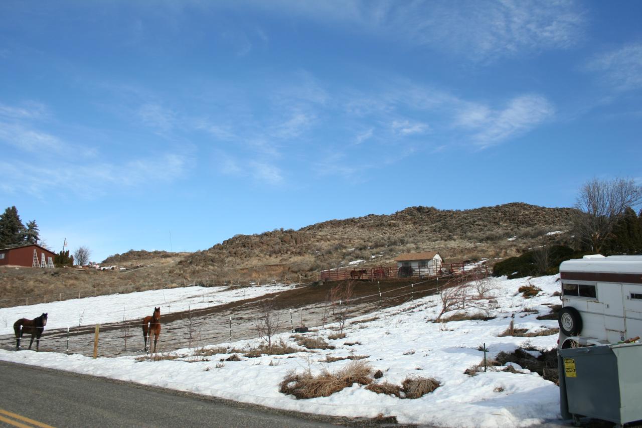 821 Livengood Road Cowiche, WA 98923 - Photo 4 of 13 a view of a snow on the mountain