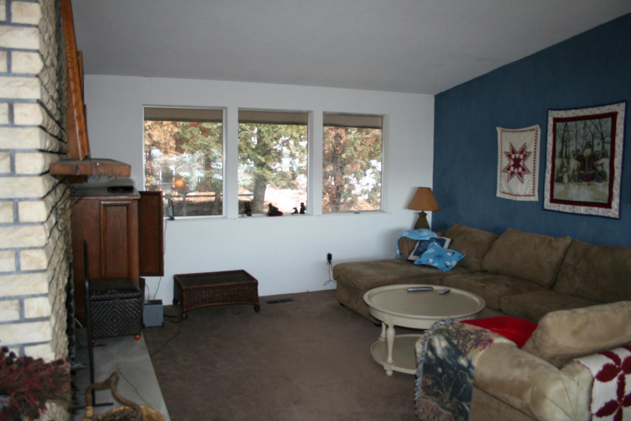 821 Livengood Road Cowiche, WA 98923 - Photo 7 of 13 a view of a livingroom with furniture and a table