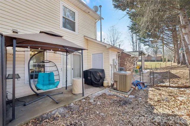 $189,000 | 1491 20th Avenue Northeast, Unit 2, Hickory, NC 28601