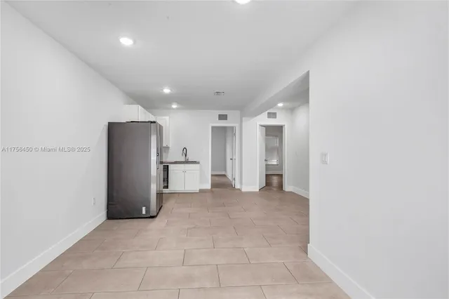 a view of a livingroom with an empty space