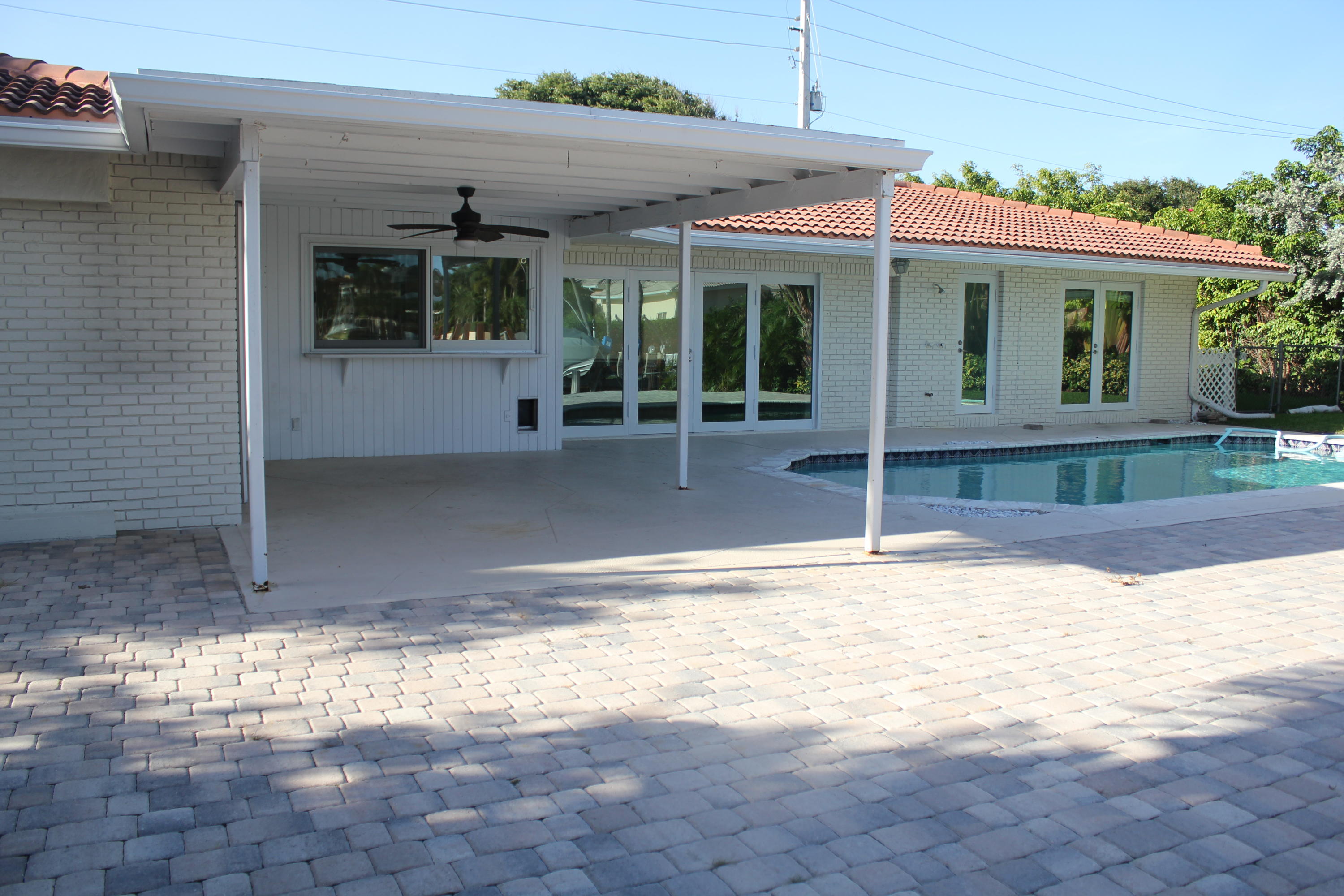 2930 Northeast 39th Street Lighthouse Point, FL 33064 - Photo 3 of 18 Back