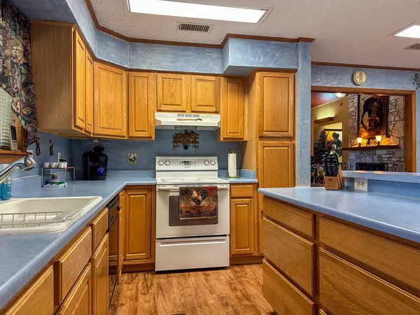 $475,000 | 203 Cave Spring Drive West, Ingram, TX 78025