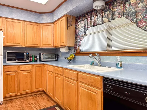 $475,000 | 203 Cave Spring Drive West, Ingram, TX 78025