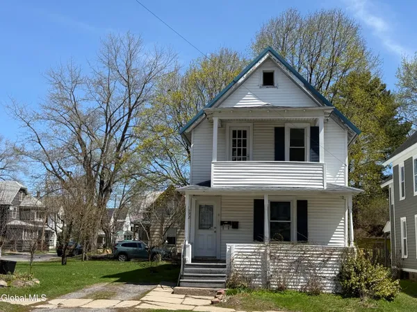 $1,100 | 172 Kingsboro Avenue, Unit FIRST, Gloversville, NY 12078