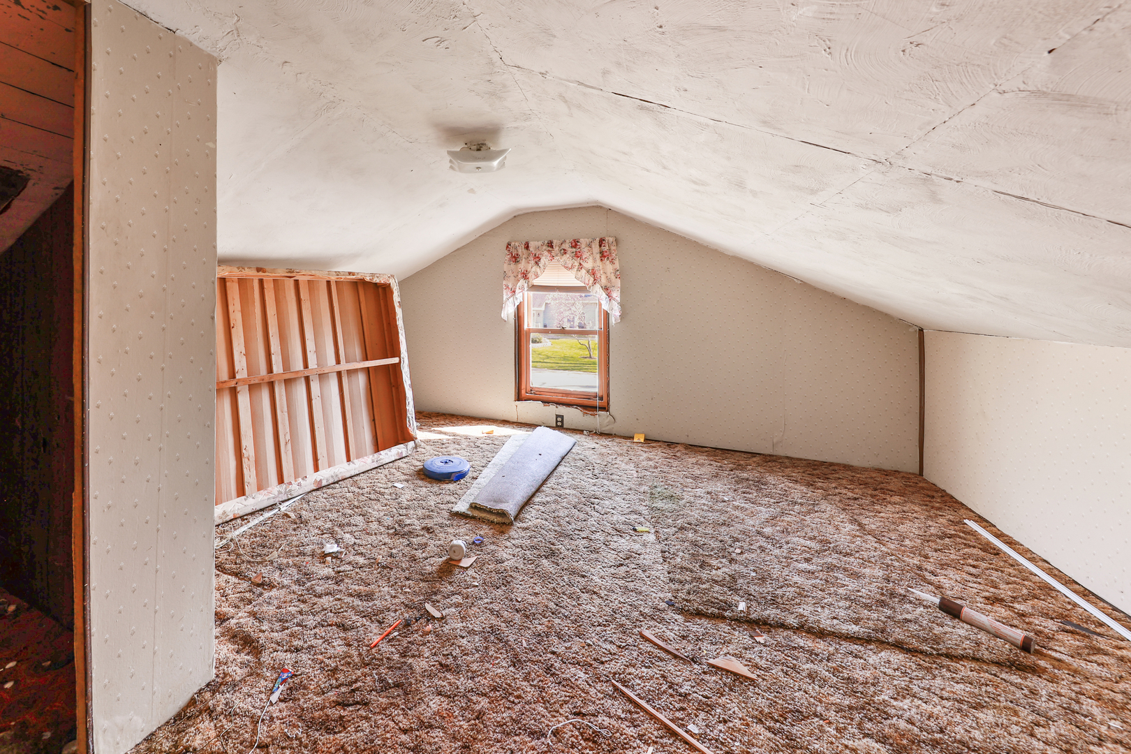 299 East Lincoln Street Seneca, IL 61360 - Photo 13 of 17 a bedroom with a bed and a window