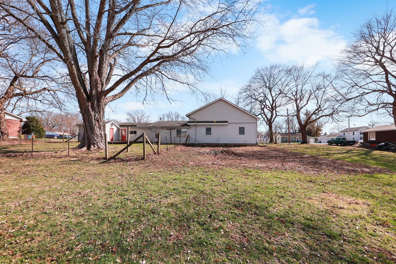299 East Lincoln Street Seneca, IL 61360 - Photo 14 of 17 a house view with a outdoor space