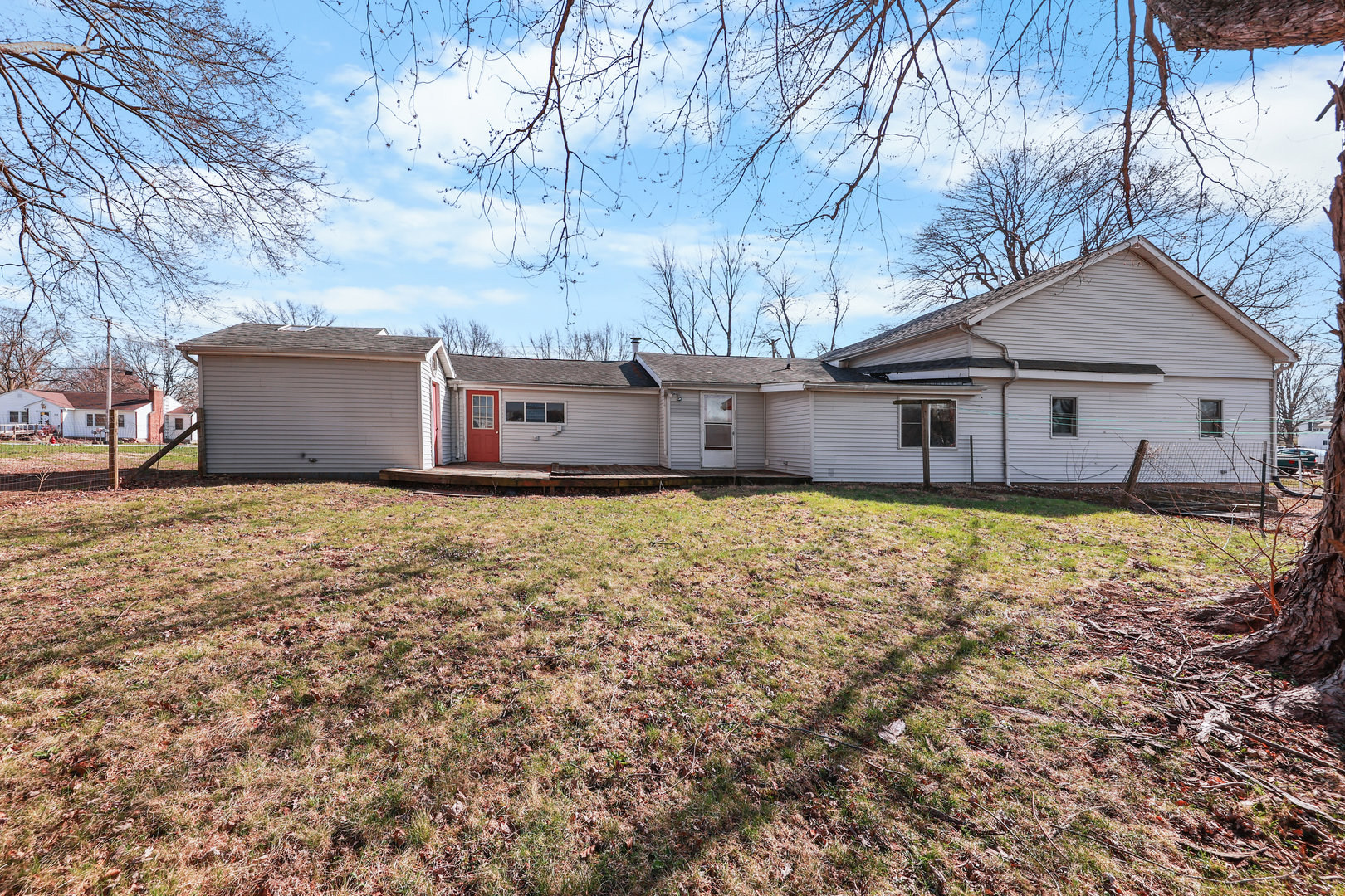 299 East Lincoln Street Seneca, IL 61360 - Photo 15 of 17 a view of a house with a yard