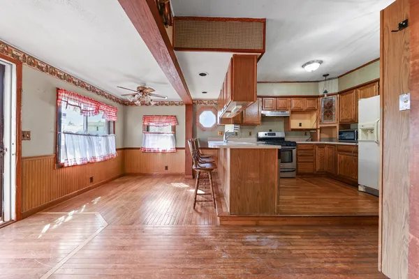 $205,000 | 299 East Lincoln Street, Seneca, IL 61360