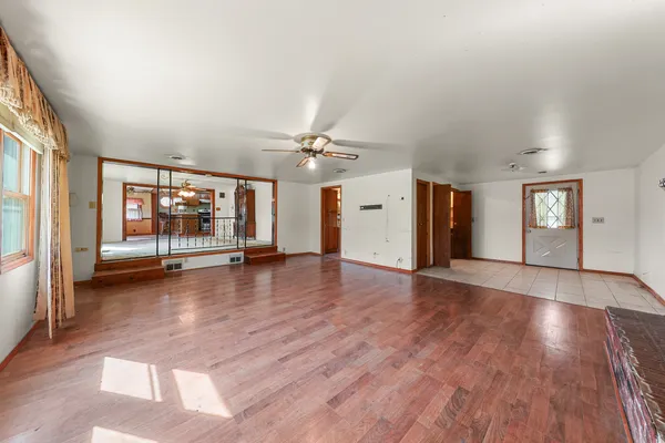 $205,000 | 299 East Lincoln Street, Seneca, IL 61360