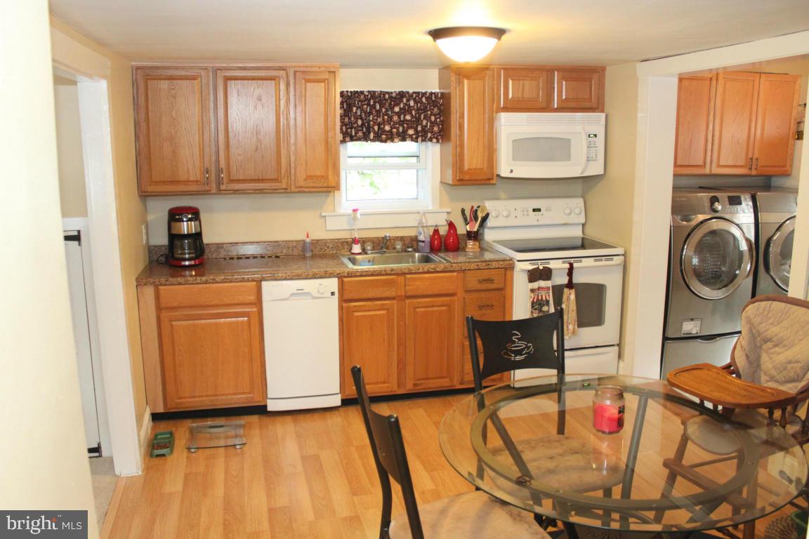 90 Eastbrook Road Ronks, PA 17572 - Photo 3 of 11 Gallery Image 3