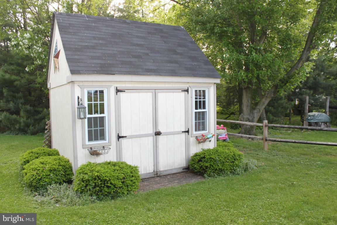 90 Eastbrook Road Ronks, PA 17572 - Photo 9 of 11 Gallery Image 9