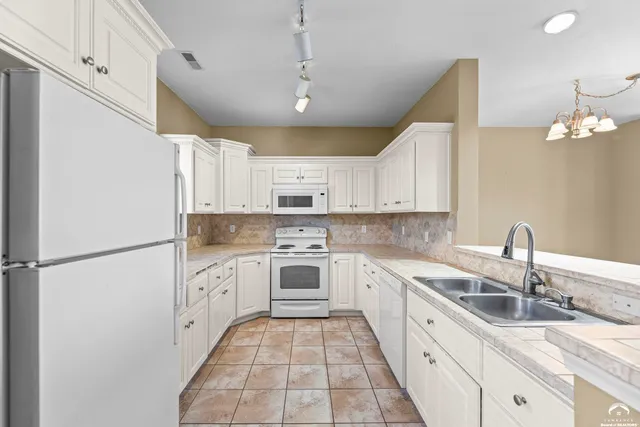 $250,000 | 5245 Overland Drive, Unit C12, Lawrence, KS 66012