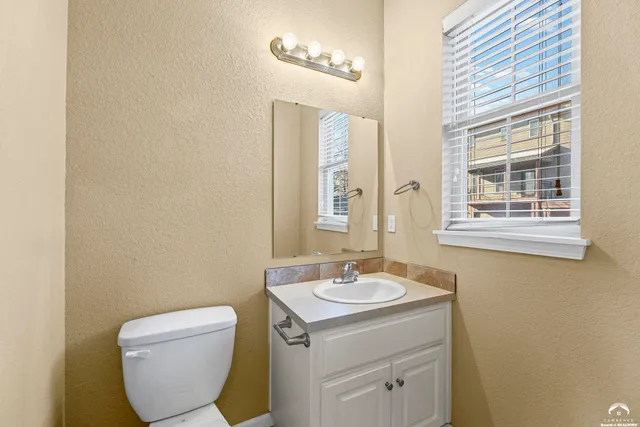 $250,000 | 5245 Overland Drive, Unit C12, Lawrence, KS 66012