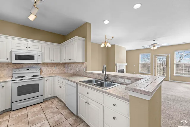 $250,000 | 5245 Overland Drive, Unit C12, Lawrence, KS 66012