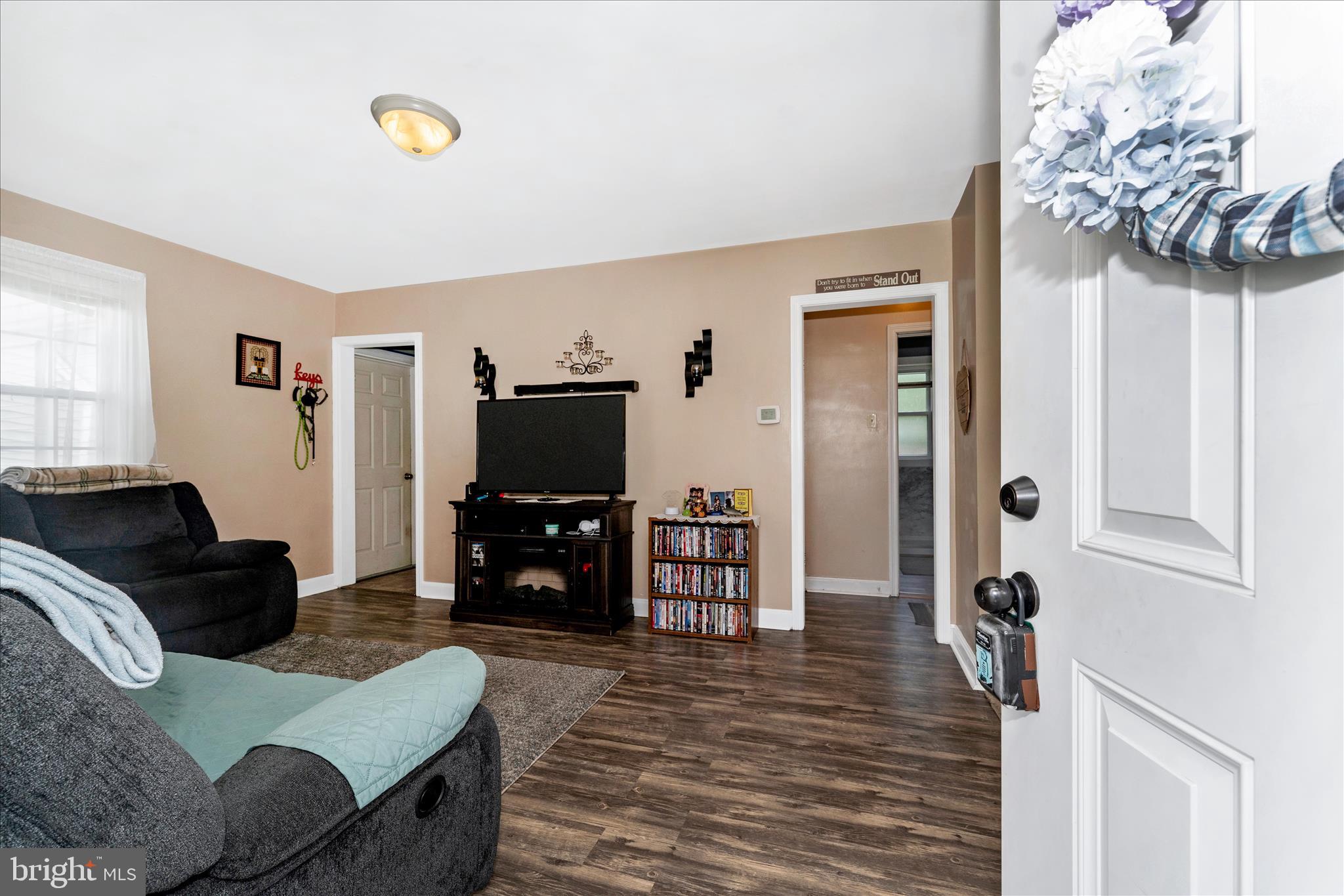 1052 Fairview Road Hagerstown, MD 21742 - Photo 2 of 48 Entrance