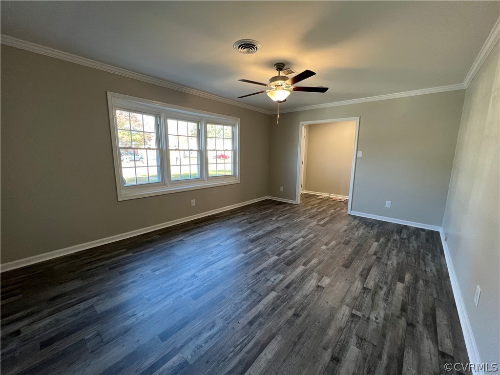 913 Williamsburg Road Colonial Heights, VA 23834 - Photo 3 of 15 Living room