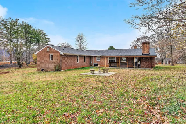 $389,000 | 1059 Fairview Drive, Big Island, VA 24526