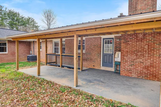 $389,000 | 1059 Fairview Drive, Big Island, VA 24526