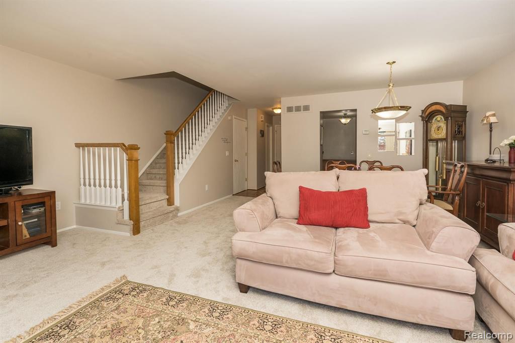 618 Byron Court Rochester Hills, MI 48307 - Photo 18 of 31