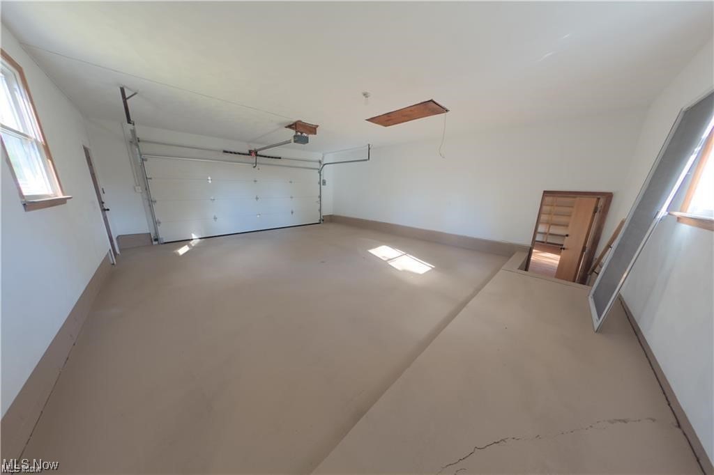 562 East Caston Road Uniontown, OH 44685 - Photo 17 of 23 Garage