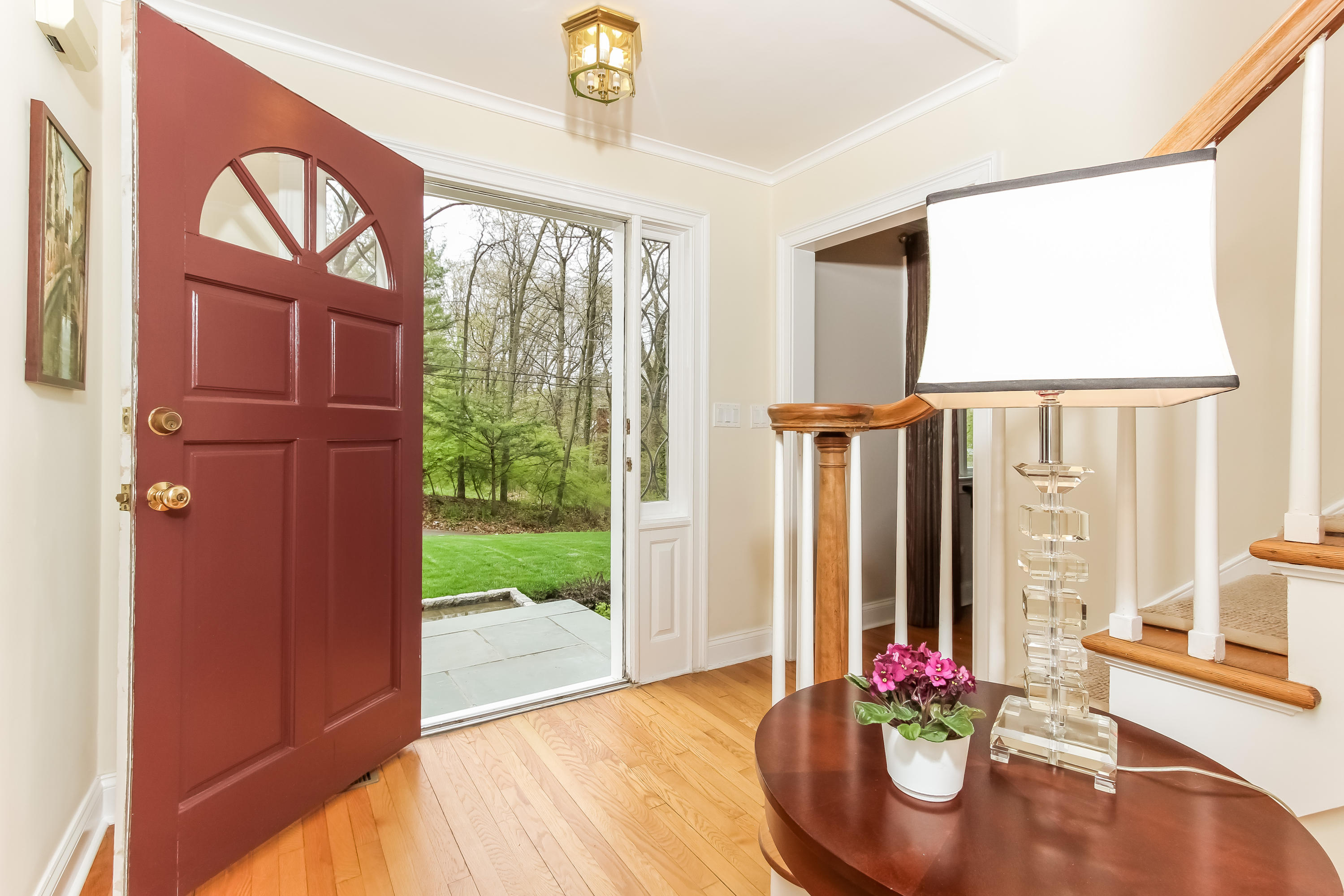 31 Miller Road Darien, CT 06820 - Photo 3 of 29 a view of a interior of the house