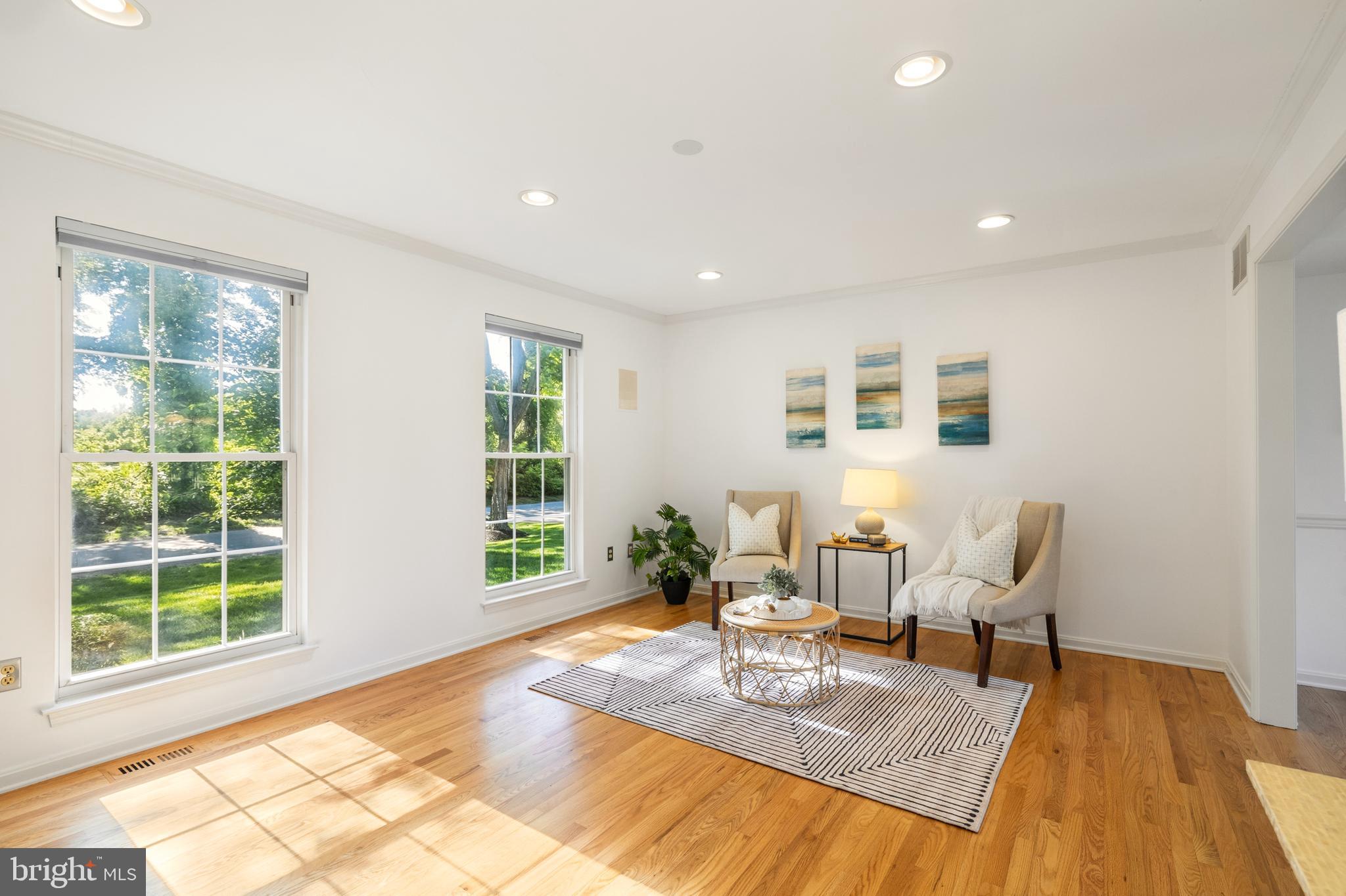 1469 Pleasant Lake Road Annapolis, MD 21409 - Photo 16 of 68 Living Room
