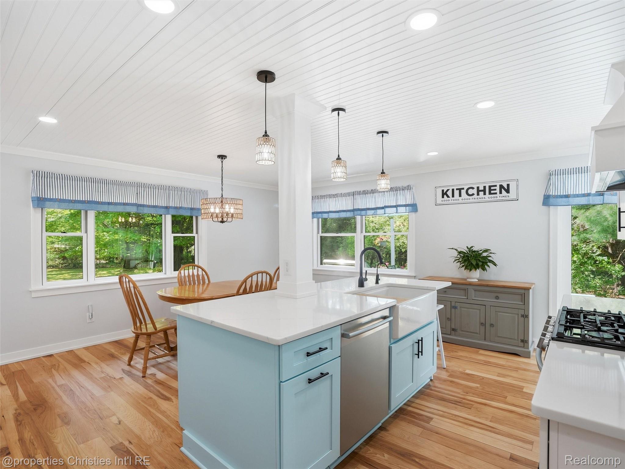 8645 Toma Road Pinckney, MI 48169 - Photo 14 of 65 Bright sunny kitchen and dining area