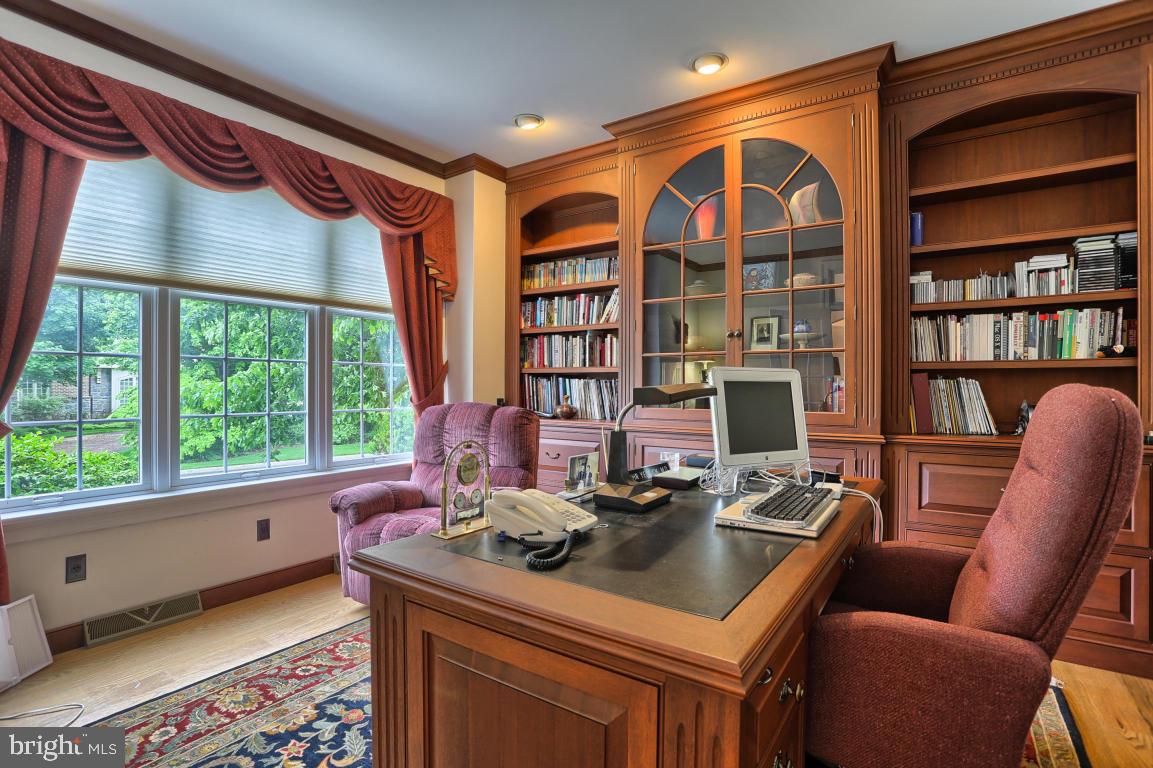 635 Willow Green Lititz, PA 17543 - Photo 6 of 56 Gallery Image 6
