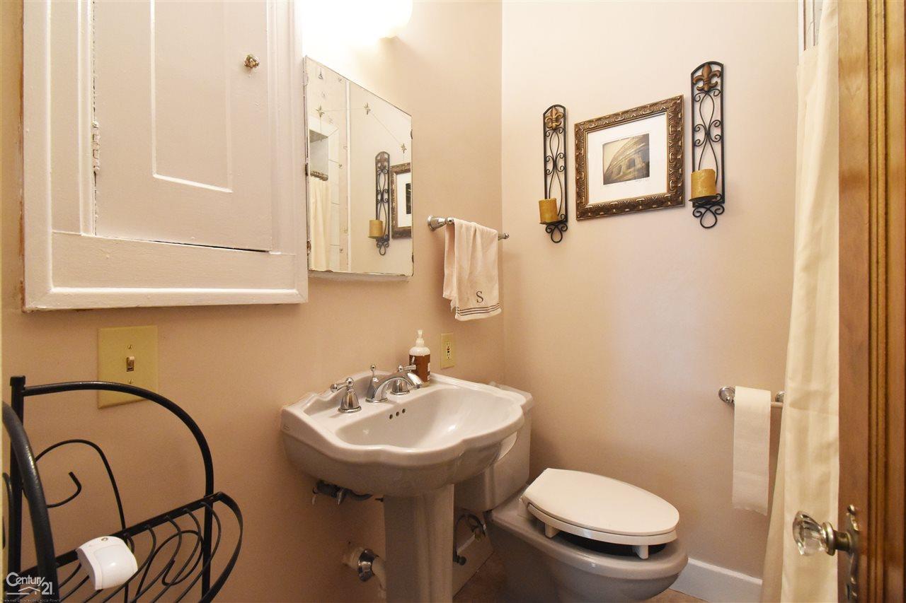 826 Barrington Road Grosse Pointe Park, MI 48230 - Photo 15 of 31